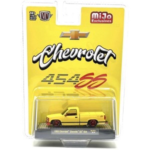 M2 Machines Chase 1993 Chevrolet SS 454 Truck Hobby Exclusive 1/720 - 1 of 2