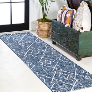 Carwa  Diamond Trellis Indoor/Outdoor Area Rug - JONATHAN Y - 1 of 4