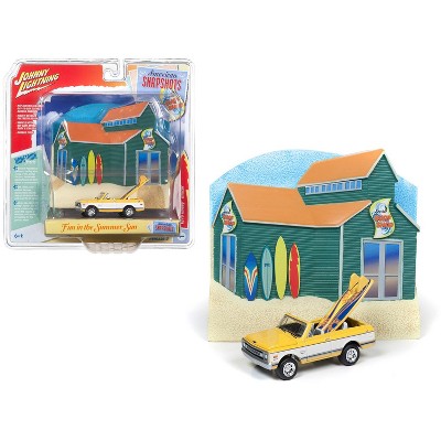 1970 Chevrolet Blazer Convertible Pickup Yellow w/Surf Boards & "Surf Shop" Front Facade Diorama 1/64 Johnny Lightning