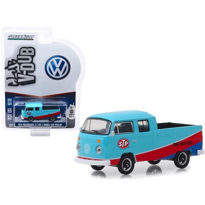 1976 Volkswagen T2 Type 2 Double Cab Pickup Truck "STP" Blue & Red "Club Vee V-Dub" 1/64 Diecast Model Car by Greenlight