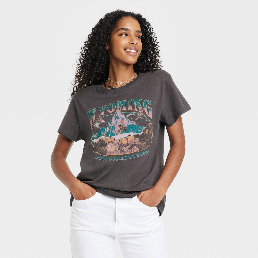 Women's Wyoming Short Sleeve Graphic T-Shirt - Charcoal Gray L