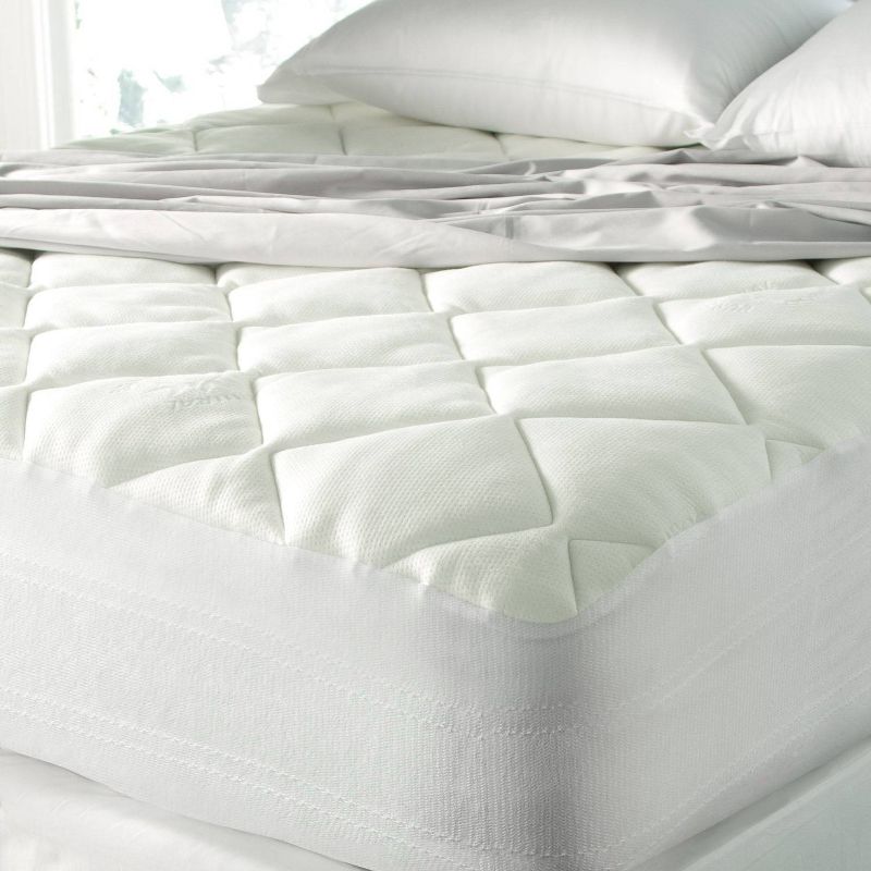 Super Plush Viscose from Bamboo Mattress Pad w/Quiet Bottom - Spa Luxe, 1 of 8