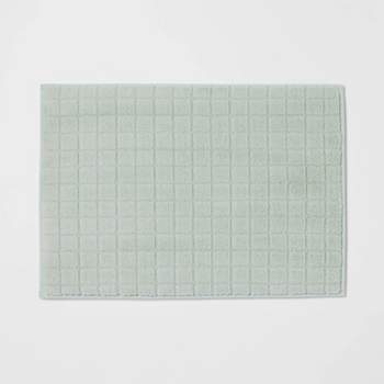 17"x24" Velveteen Grid Memory Foam Bath Rug - Room Essentials™