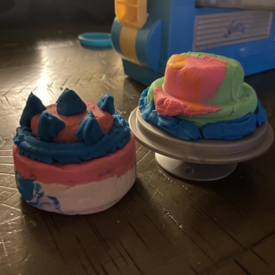 Hasbro Play-Doh Creatin' Cakes Playset (6 per case)