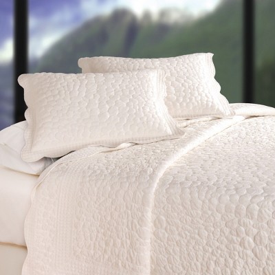 C&F Home Pebbles Ivory F/Q Quilt