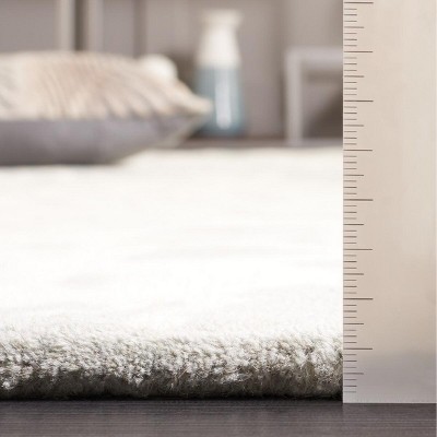 Bella 7' Square Gray and Ivory Hand-Tufted Wool Rug