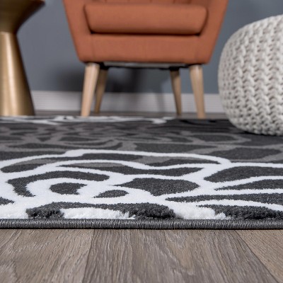 Elegant Gray Floral Synthetic Easy-Care Area Rug, 3'3" x 5'