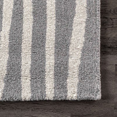 Gray and Ivory Geometric Hand-Tufted Wool 6' x 9' Area Rug
