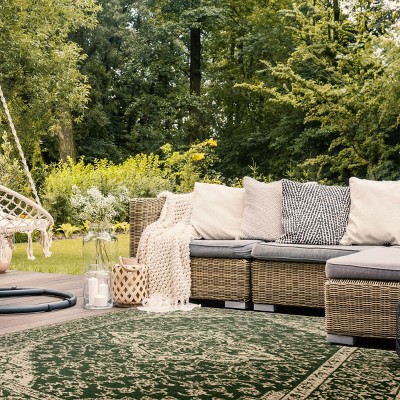 Green and Creme Medallion Synthetic 9' x 12' Tufted Area Rug