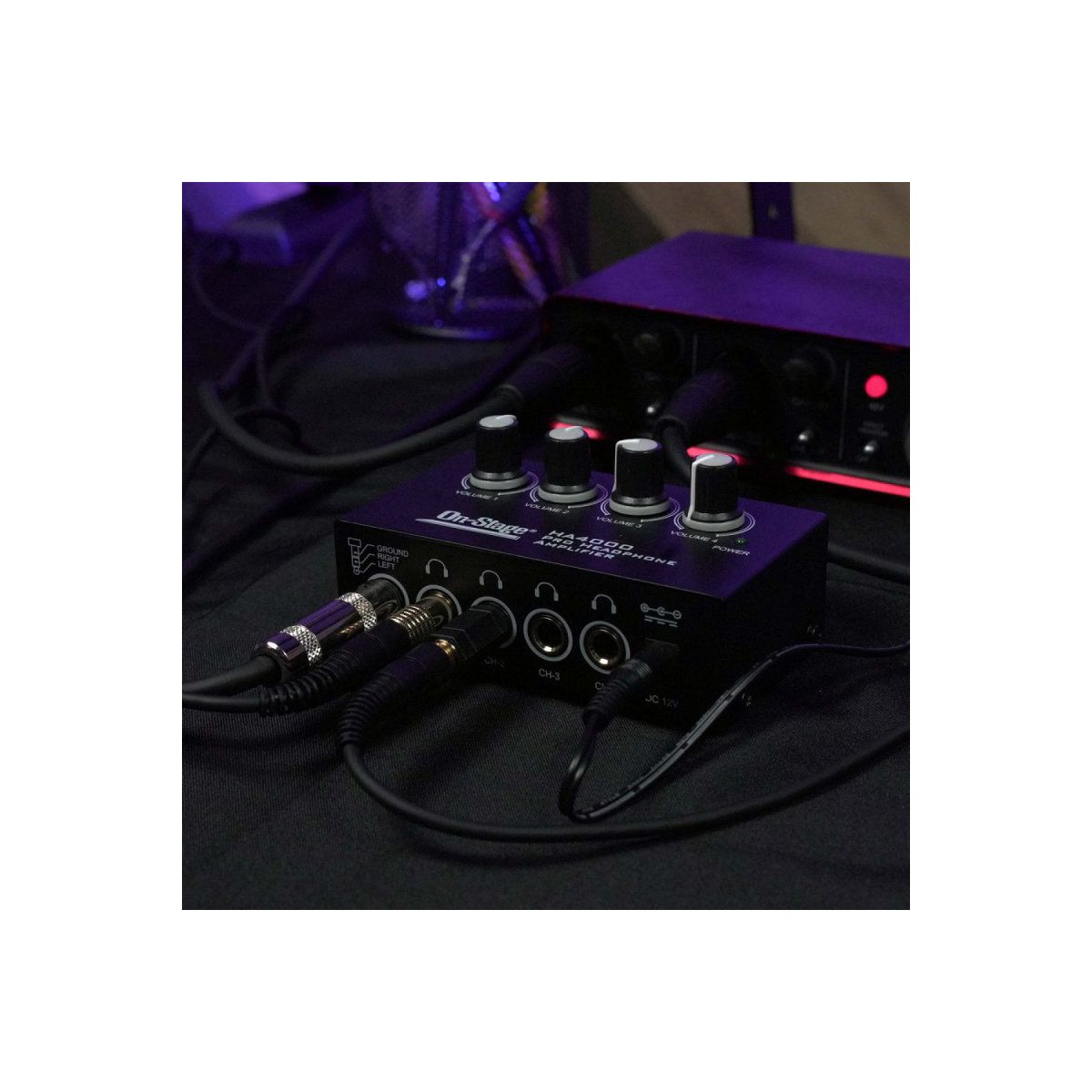 On-Stage HA4000 Four-Channel Headphone Amp - thumbnail 3