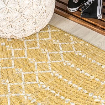 Boho-Chic Moroccan Inspired Yellow/Cream Geometric Indoor/Outdoor Rug