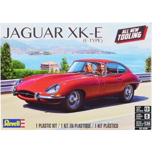 Level 5 Model Kit Jaguar XK-E (E-Type) 1/24 Scale Model by Revell - 1 of 4