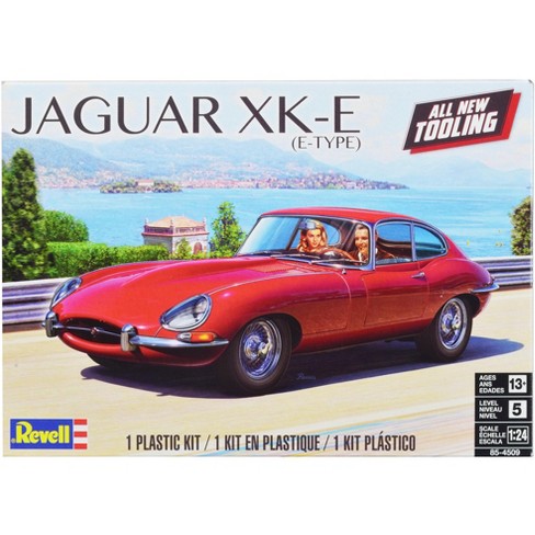 Level 5 Model Kit Jaguar XK-E (E-Type) 1/24 Scale Model by Revell