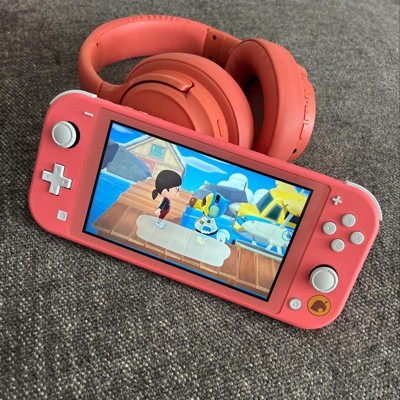 Is this worth getting?? Does the switch lite lag?? (ACNH switch