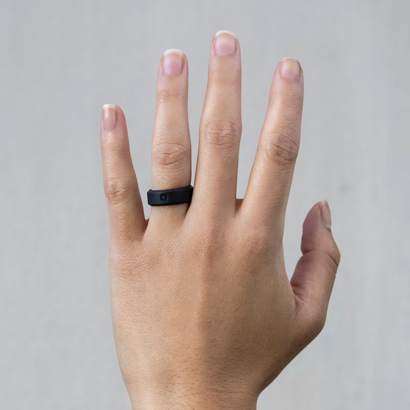 Qalo Standard Women's Black Modern Silicone Ring, 4 of 6