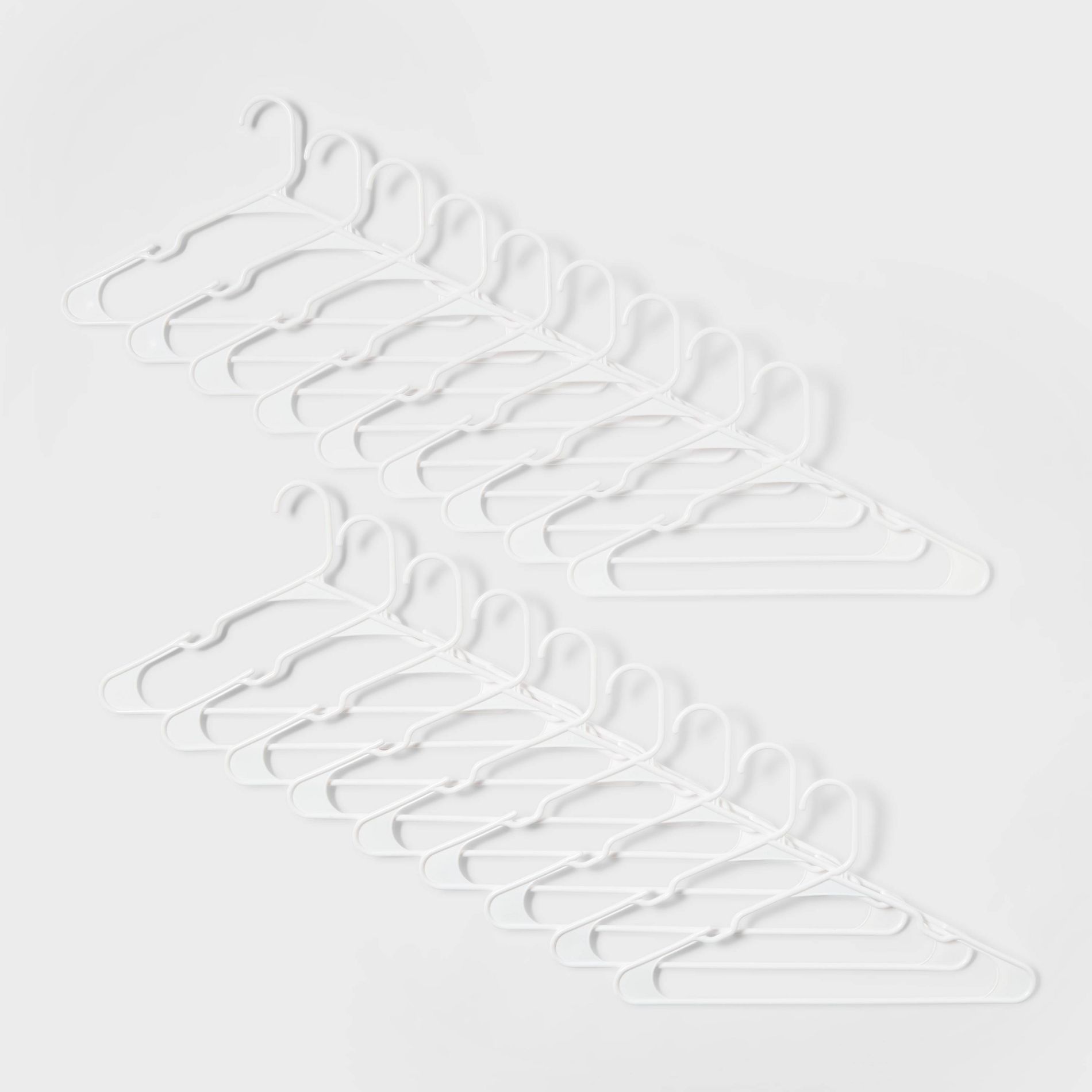 18pk Plastic Hangers White - Brightroom™