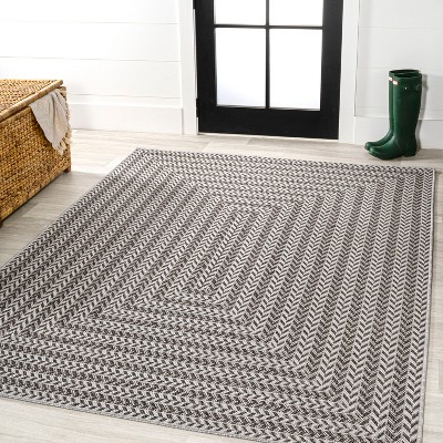 3' x 5' Black/Light Gray Synthetic Geometric Area Rug