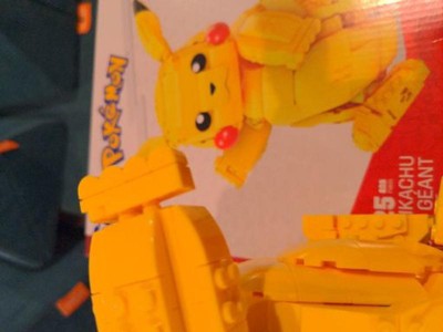 MEGA Pokemon Building Kit Motion Pikachu (1092 Pieces) for Collectors 