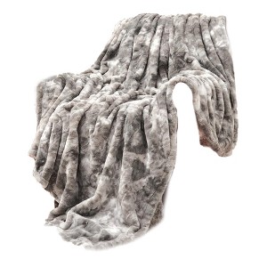 Itopfox Oversized Faux Fur Blanket, Super Soft Cozy Throw, Luxury Fluffy Fuzzy Plush Blanket for Women, Christmas Birthday Gifts, Home Dorm Decor - 1 of 4