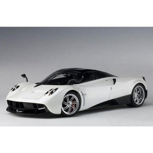 Pagani Huayra White 1/12 Model Car by Autoart - 1 of 4