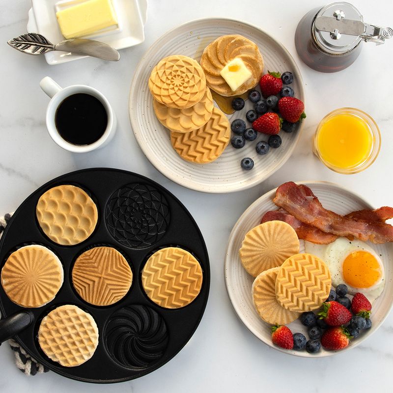 Nordic Ware Patterns Pancake Pan, 3 of 8