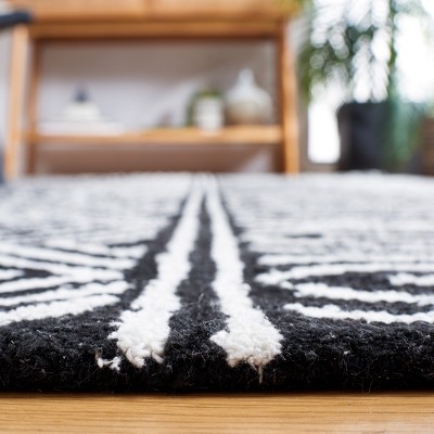 Capri Black and Ivory Hand-Tufted Wool 4' x 6' Area Rug