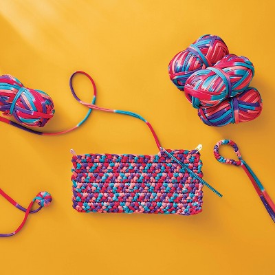 Mondo Llama - Brandclub - Crochet Tech Sleeve Craft Kit Gift