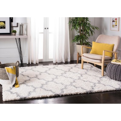 Fontana Gray and Cream 4' x 6' Shag Area Rug