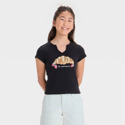 Girls' Short Sleeve Notched Neck Graphic T-Shirt - art class™