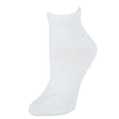 Ctm Women's Diabetic Ankle Socks (3 Pair Pack), White : Target