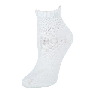 CTM Women's Diabetic Ankle Socks (3 Pair Pack) - 1 of 4