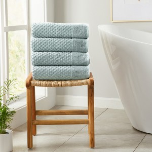 Cotton Quick-Dry Diamond Textured Bath Towel - Great Bay Home - 1 of 4