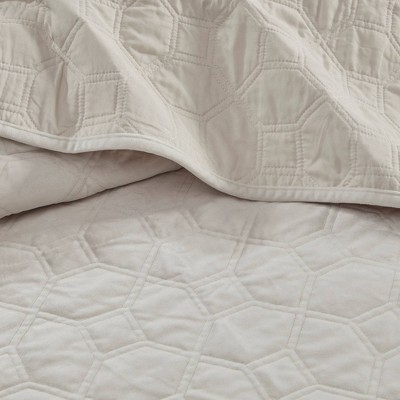 Ivory King Velvet Reversible Quilt Set