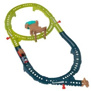Thomas & Friends Thomas’ Dockside Delivery Playset with Metal Thomas Engine, 17-Piece Train Set for Kids 3 Years & Up - 1 of 3