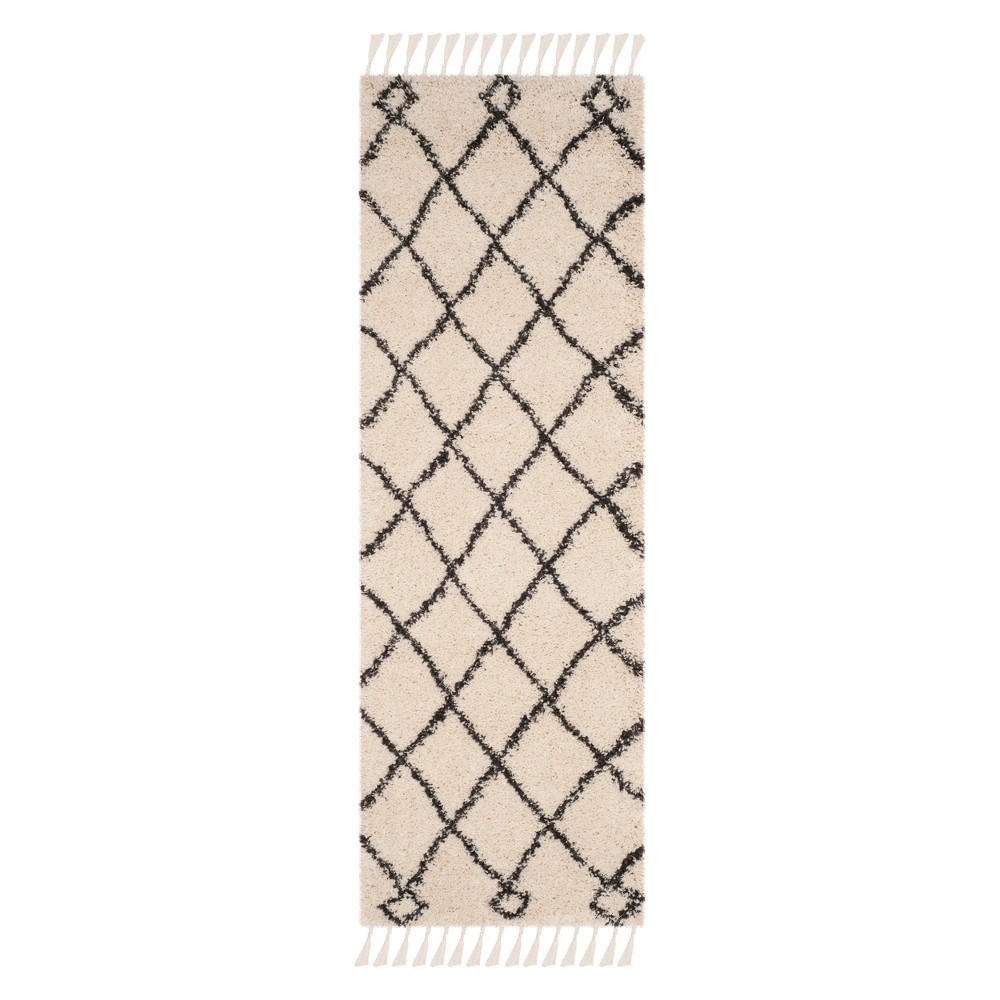 2'3inx7' Runner Geometric Cream/Charcoal - Safavieh