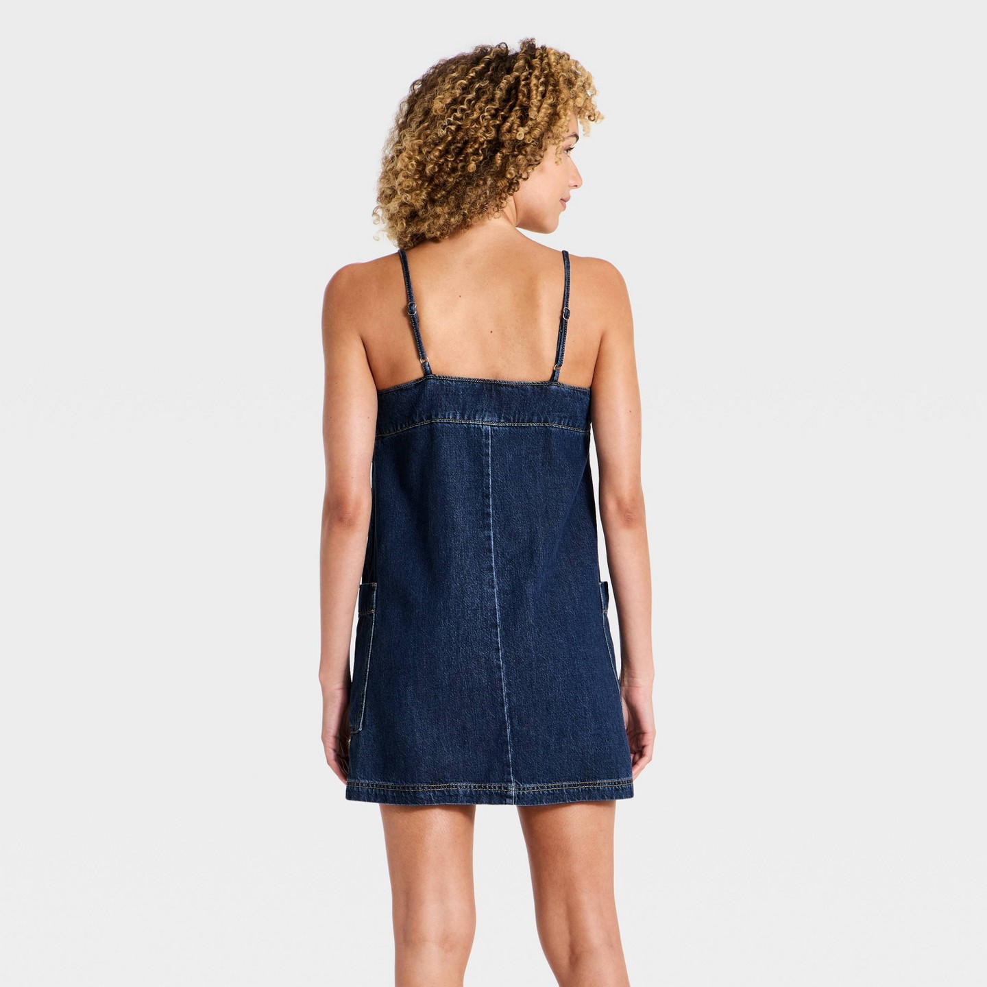 Женское платье Universal Thread Denim Apron, цвет: Джинсовый — фото 2