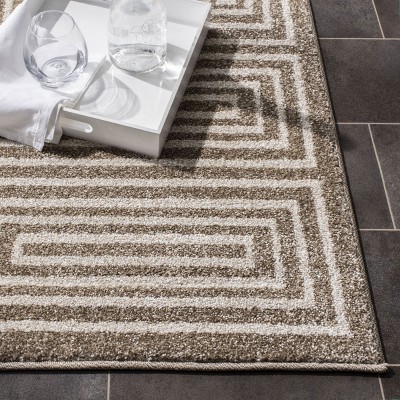 Wheat and Beige Rectangular 4' x 6' Geometric Area Rug