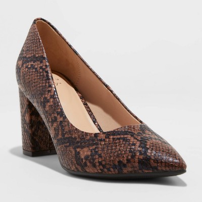 dark brown womens pumps