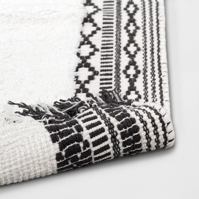 20&#34;x32&#34; Striped Fringe Bath Rug Black/White - Threshold&#8482;