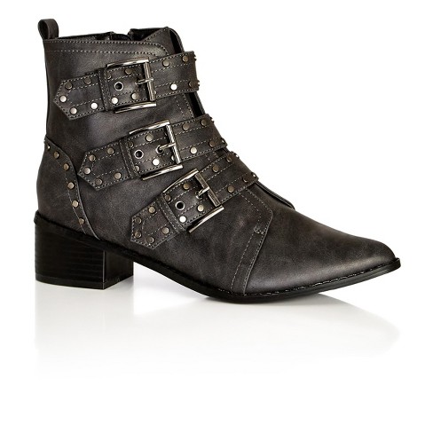 Wide fit buckle outlet boots