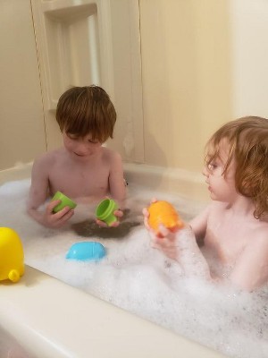 Why should your child have bath toys? - CleverStuff