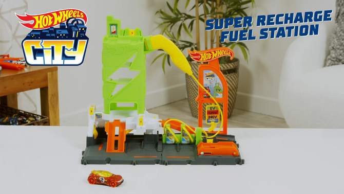 Hot Wheels City Super Recharge Fuel Station, 2 of 8, play video