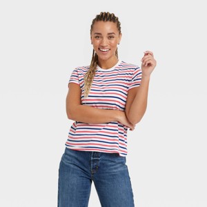 Women's Short Sleeve T-Shirt - Universal Thread™ - 1 of 4