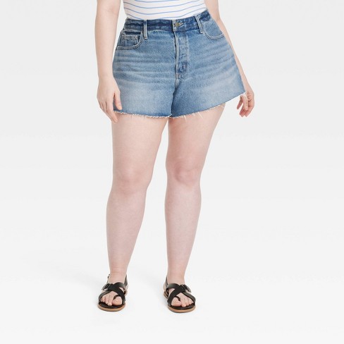 Great denim shorts for pear shape short legs! Form fitting, medium length  and cuffed