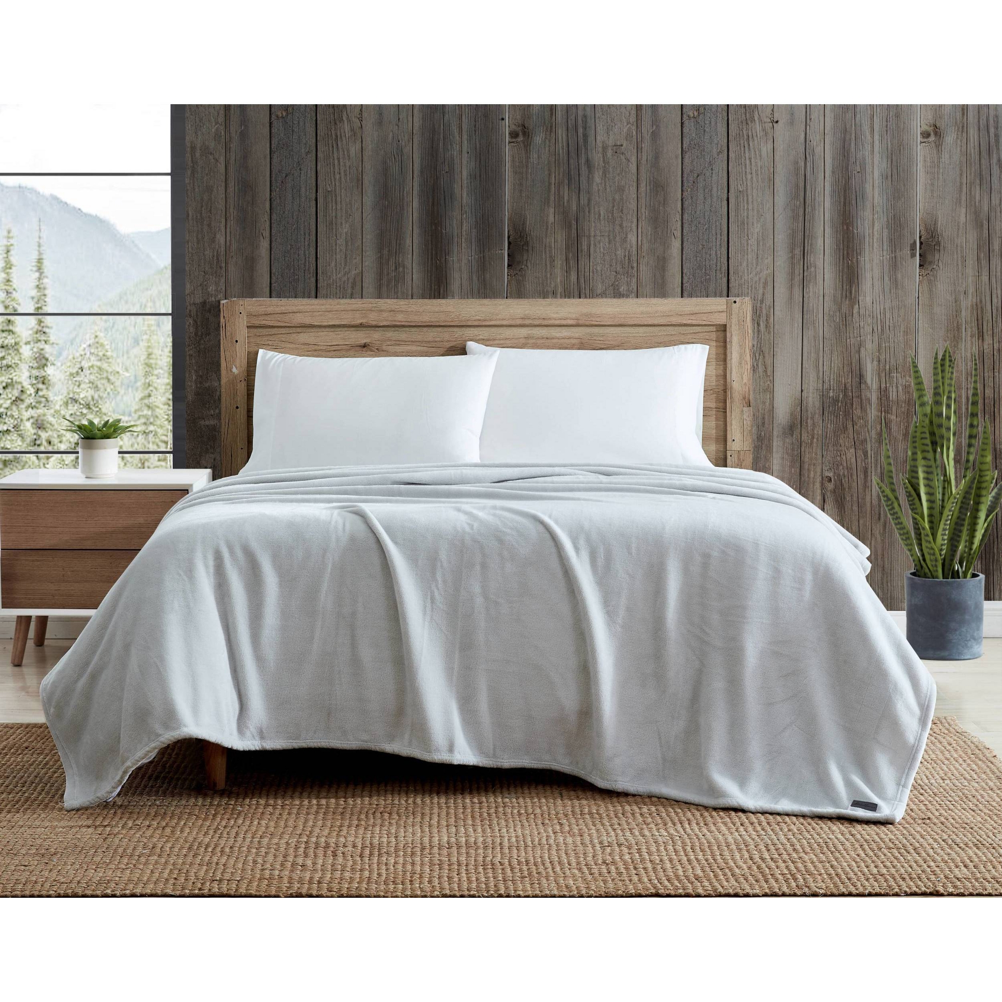 Full/Queen Ultra Soft Plush Bed Blanket Gray - Eddie Bauer