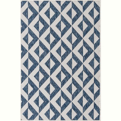Blue Geometric 4' x 6' Stain-Resistant Outdoor Rug