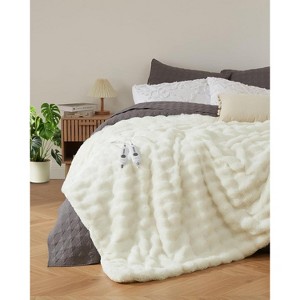 Acekool Heated Throw Blanket, Faux Rabbit Fur Electric Blanket, 4 Heat Settings, Fast Heating, Bubble Texture, Auto Shutoff, Machine Washable - 1 of 4