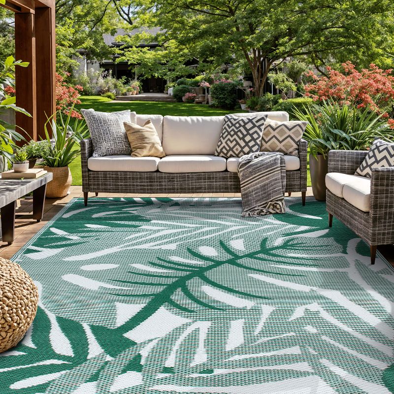 World Rug Gallery Tropical Leaf Reversible Recycled Plastic Outdoor Rugs, 2 of 12