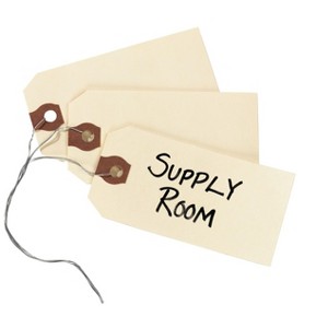 Avery Shipping Tags with Wire, 11.5 pt. Stock, 3-3/4" x 1-7/8", 1,000 Manila Hang Tags (12603) - 1 of 4