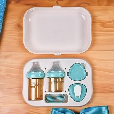 Image of Childlike Behavior Anti Colic Baby Bottles Gift Box Set, Green